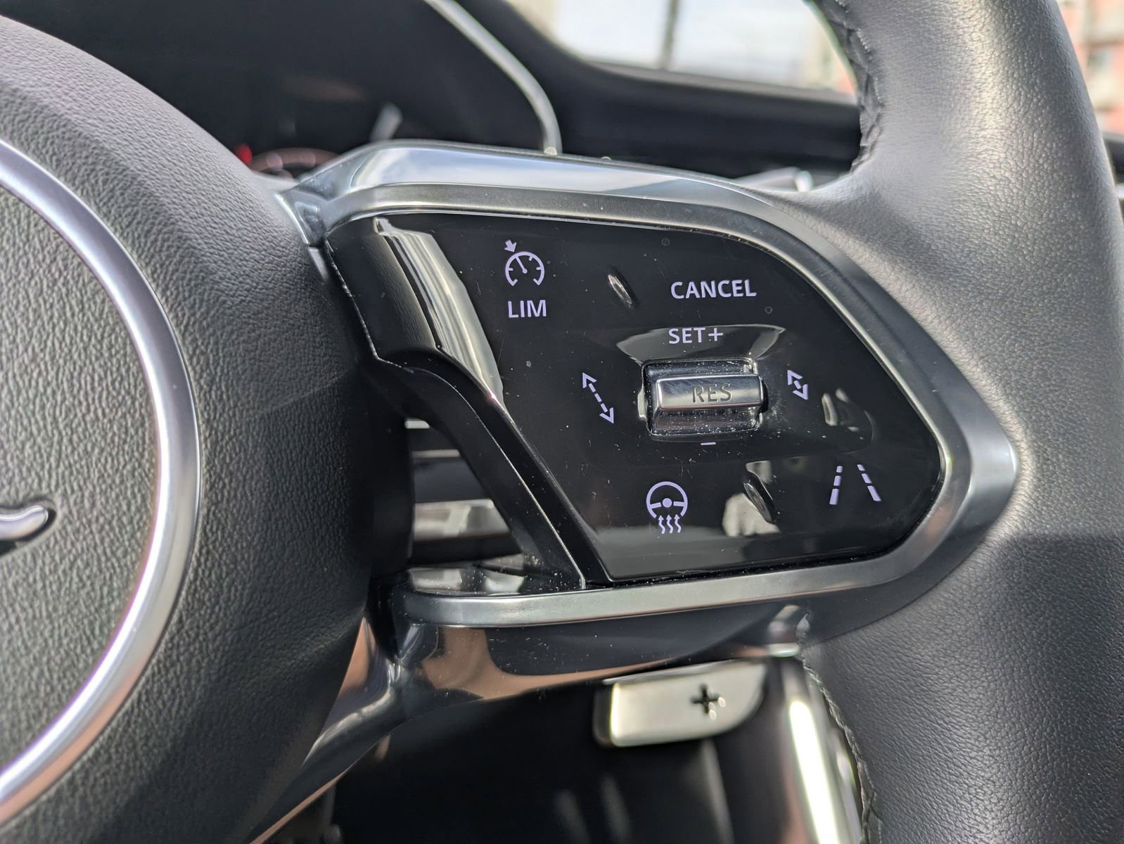 Used 2024 Jaguar XF R-Dynamic SE image 18