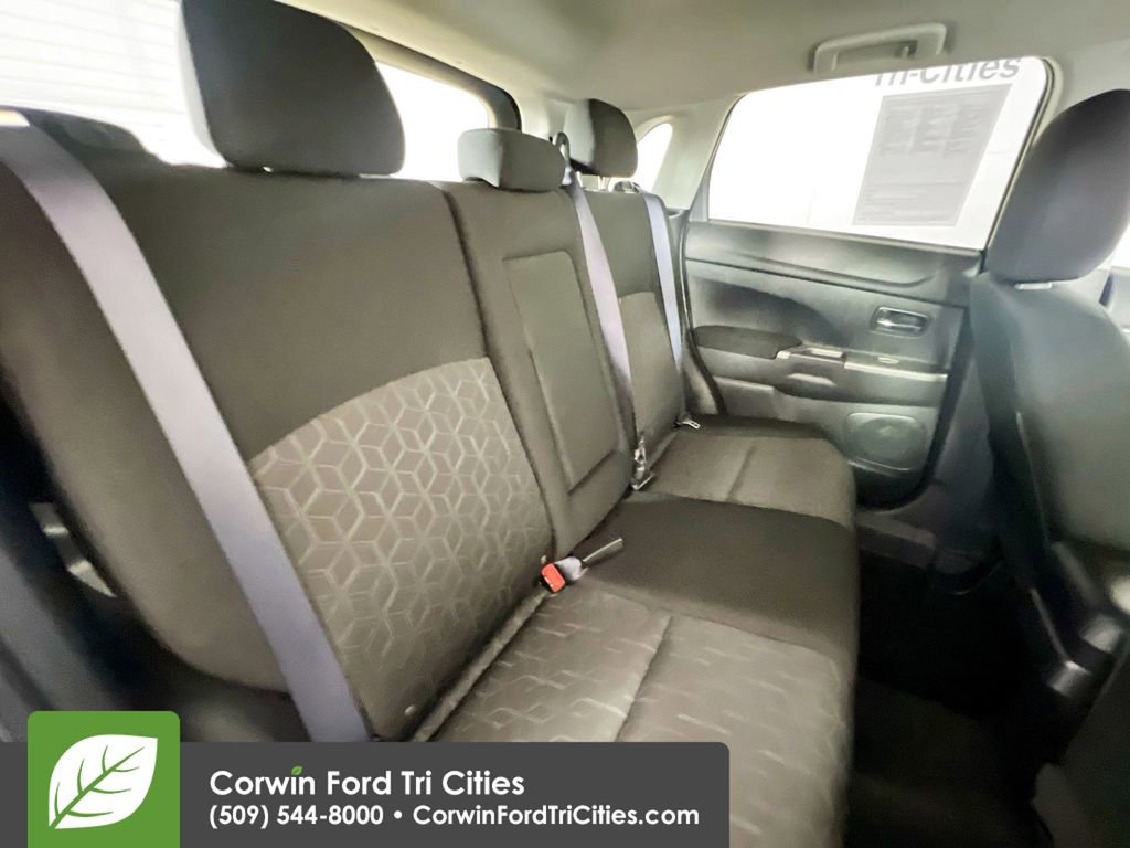 Used 2021 Mitsubishi Outlander Sport SE image 17