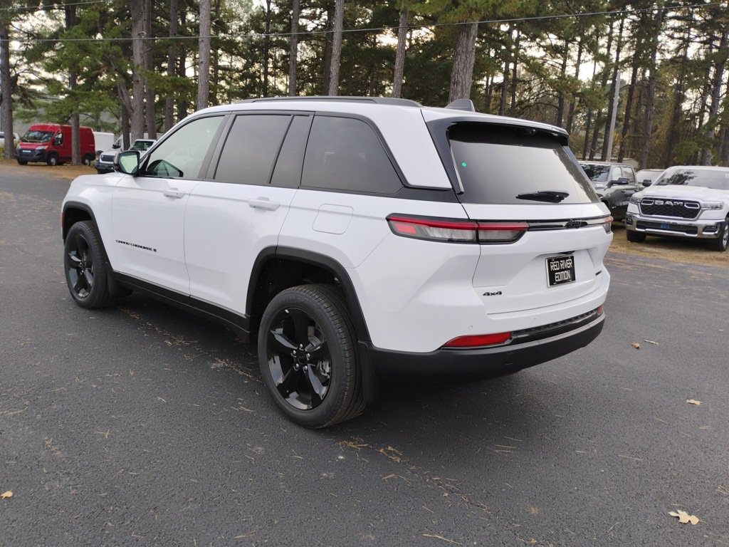 New 2025 Jeep Grand Cherokee Limited w/ Luxury Tech Group II image 7