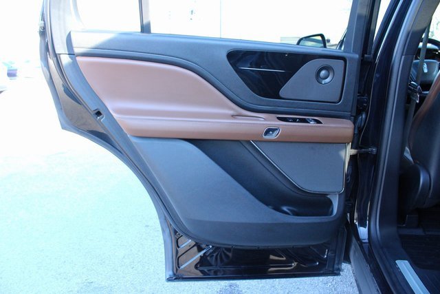 Used 2021 Lincoln Aviator Reserve w/ Elements Package Plus image 31