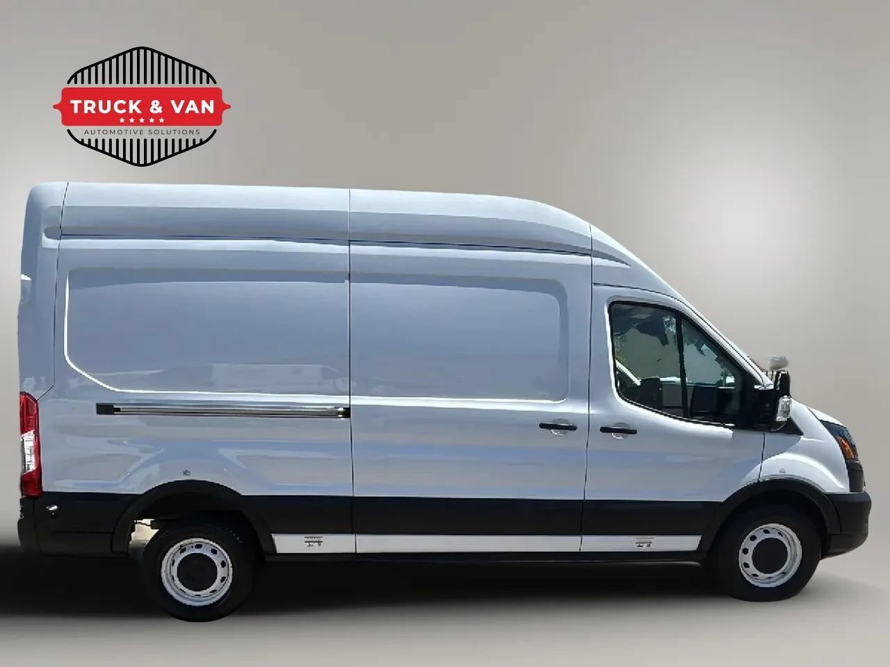 Used 2022 Ford E-Transit 148 High Roof w/ Load Area Protection Package RWD image 6
