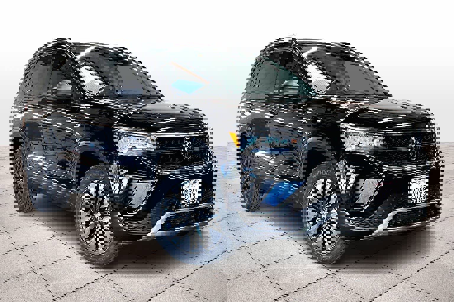 Used 2022 Volkswagen Taos S w/ IQ Drive S Package image 2