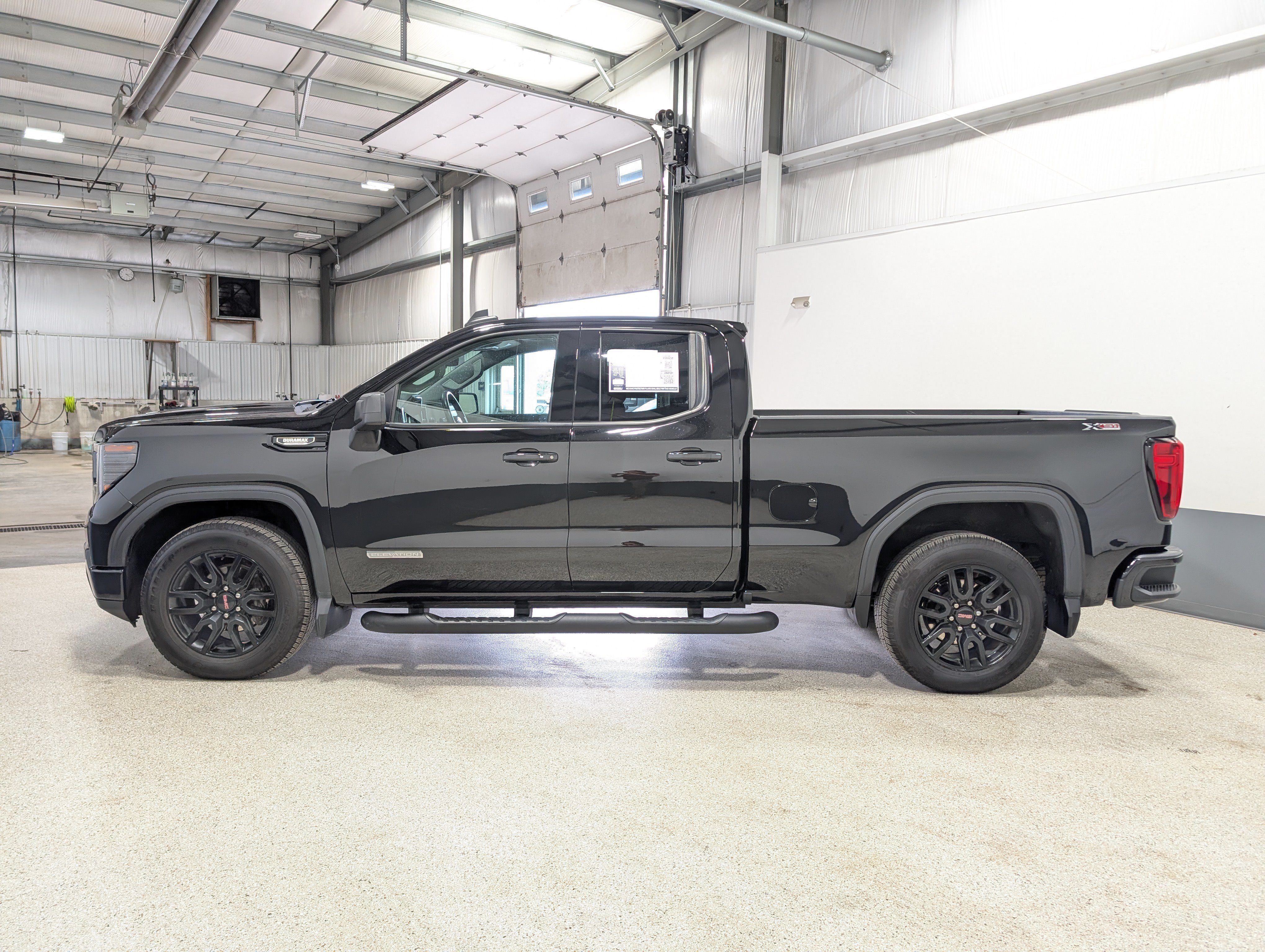 Used 2024 GMC Sierra 1500 Elevation w/ Preferred Package AWD/4WD image 6