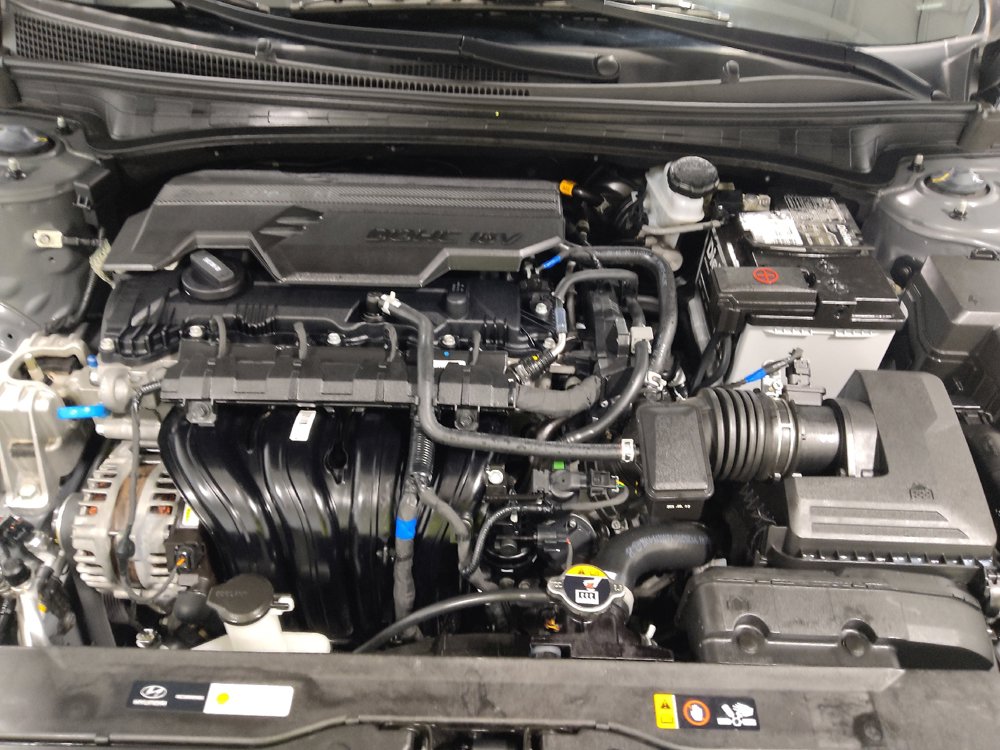 Used 2025 Hyundai Elantra SE FWD image 30