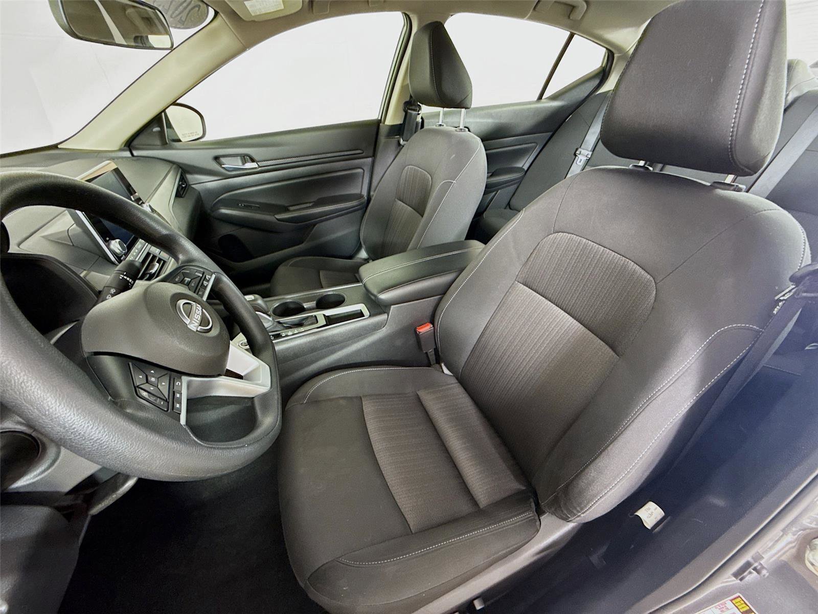 Used 2025 Nissan Altima 2.5 SV image 5