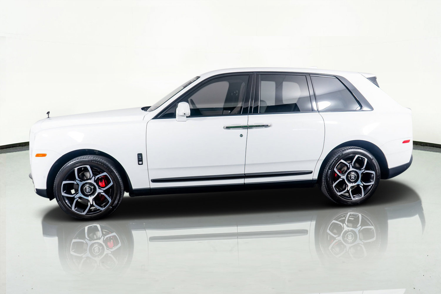 Used 2023 Rolls-Royce Cullinan Black Badge image 15