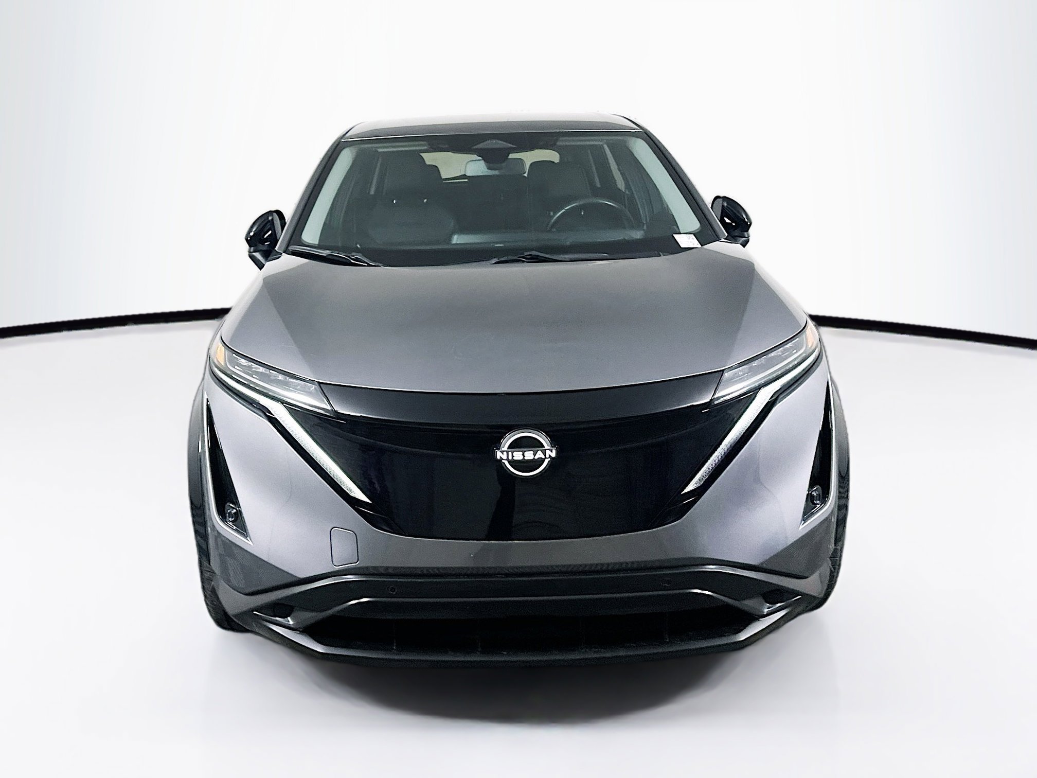 Used 2023 Nissan Ariya AWD image 2