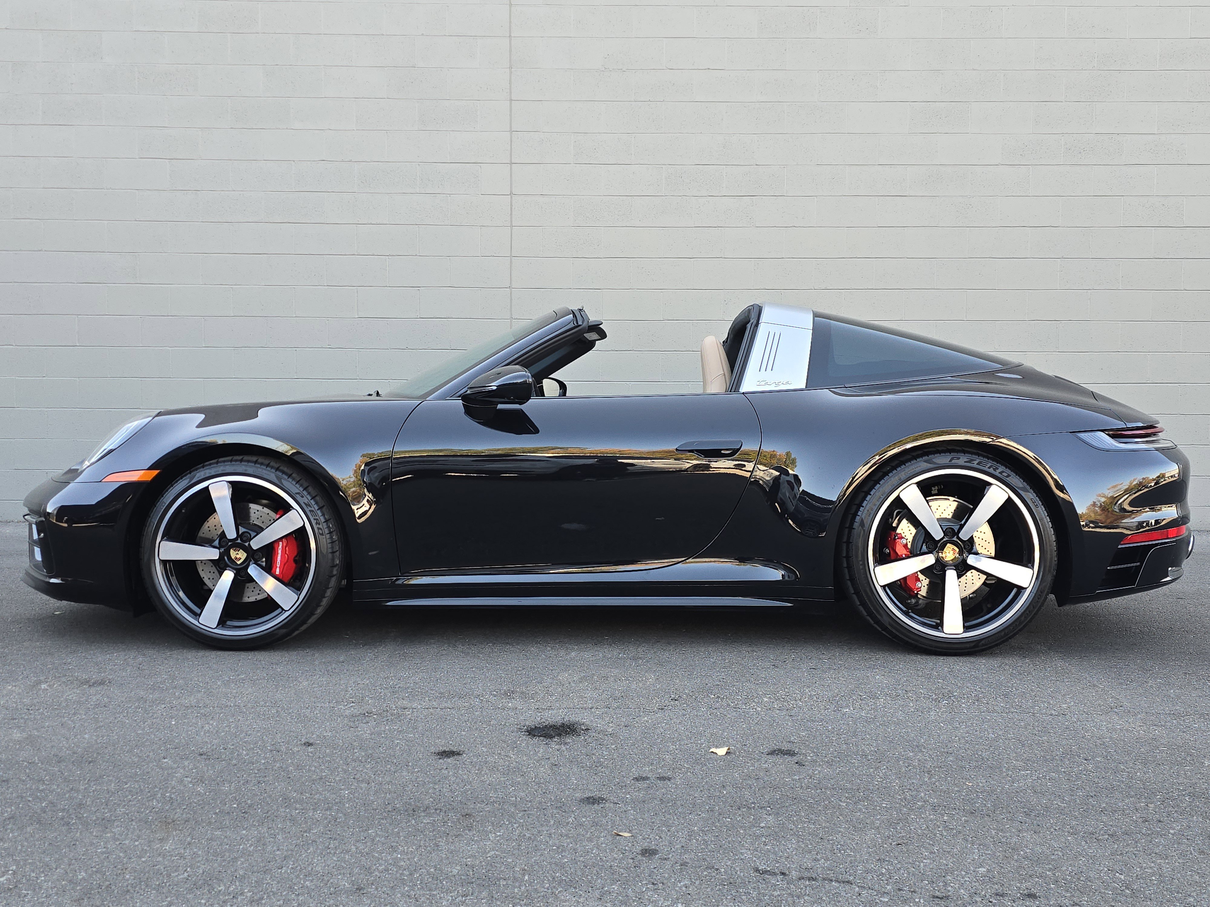 Certified 2024 Porsche 911 Targa 4S image 2