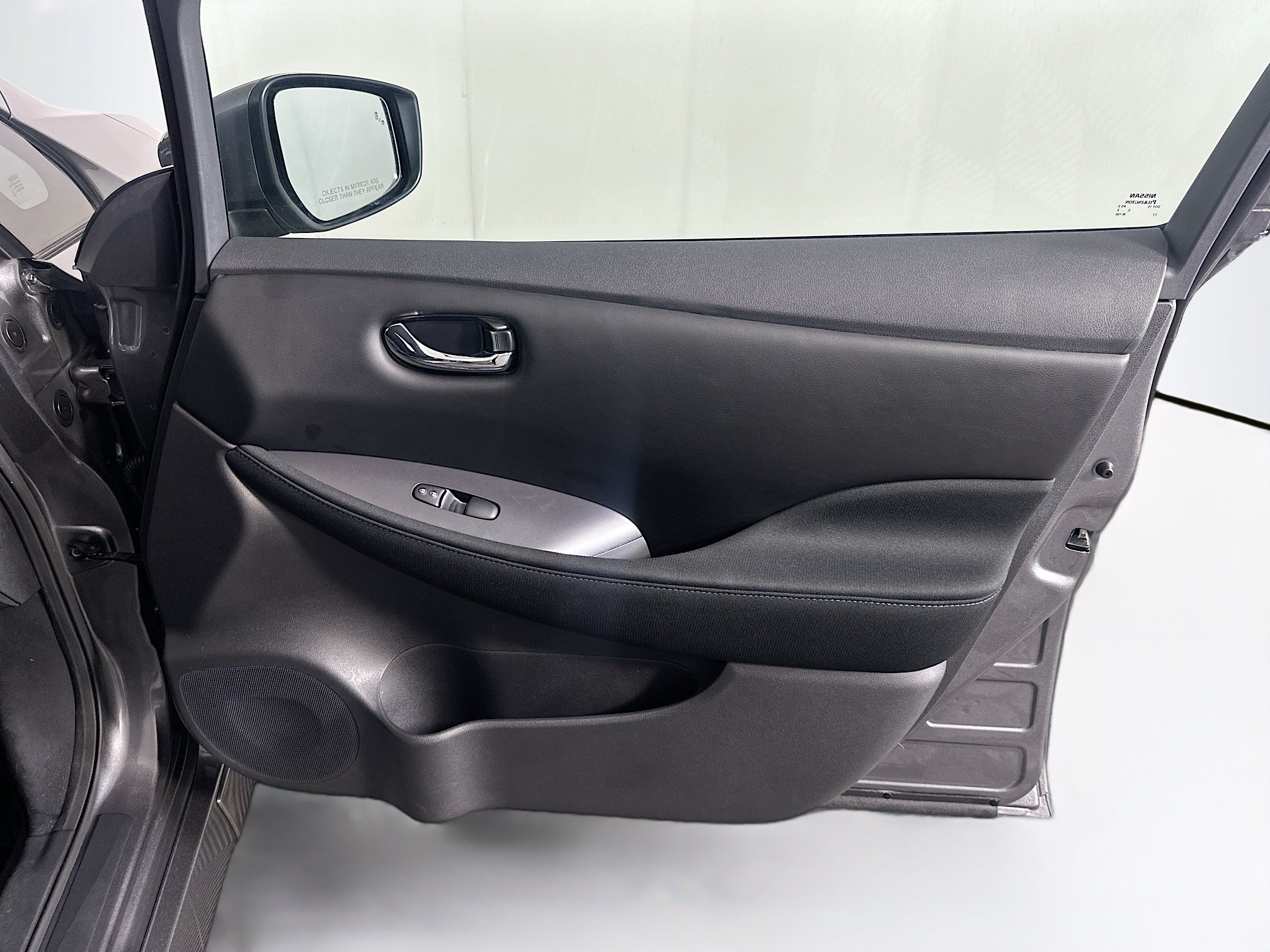 Used 2024 Nissan Leaf S FWD image 32