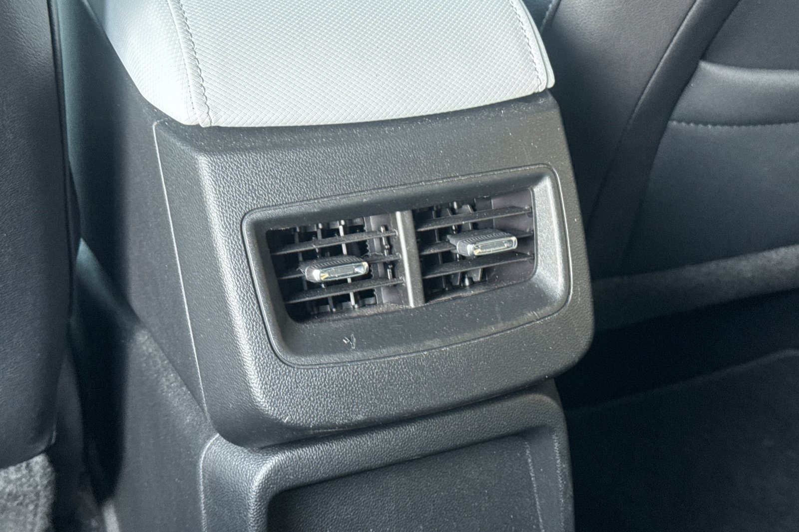 Used 2024 Chevrolet Equinox EV LT FWD image 39