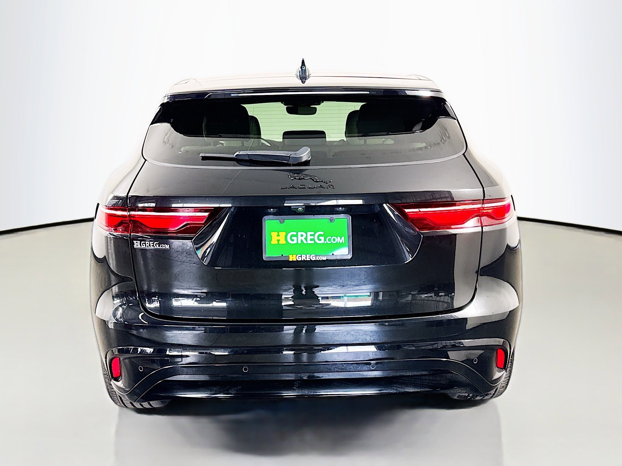 Used 2024 Jaguar F-PACE R-Dynamic S image 8