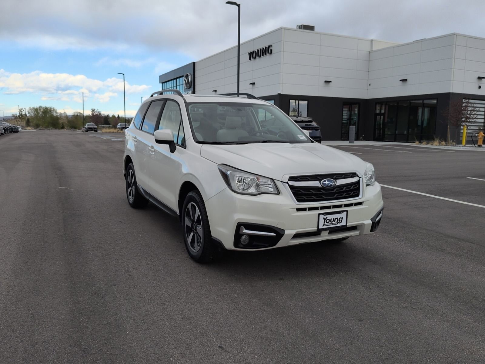 Used 2018 Subaru Forester 2.5i Premium AWD/4WD image 1
