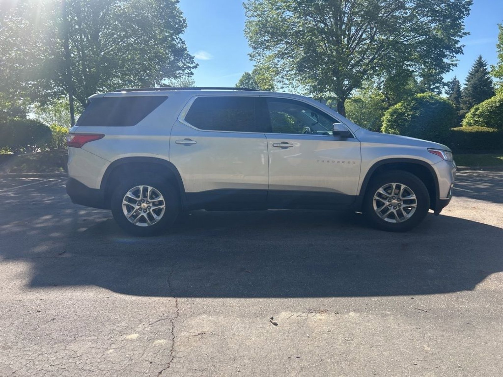 Used 2021 Chevrolet Traverse LT FWD image 5