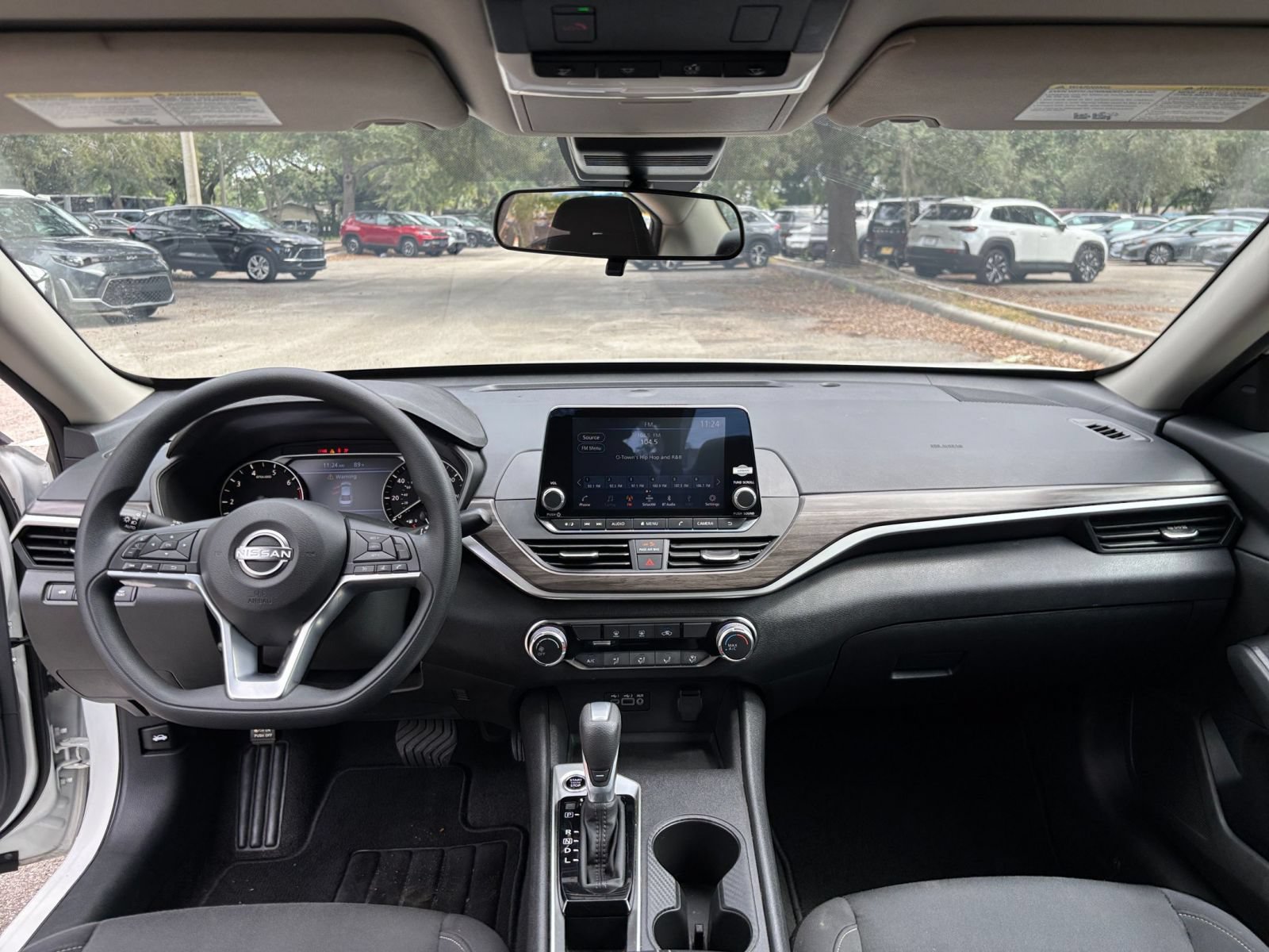 Used 2025 Nissan Altima 2.5 SV FWD image 28