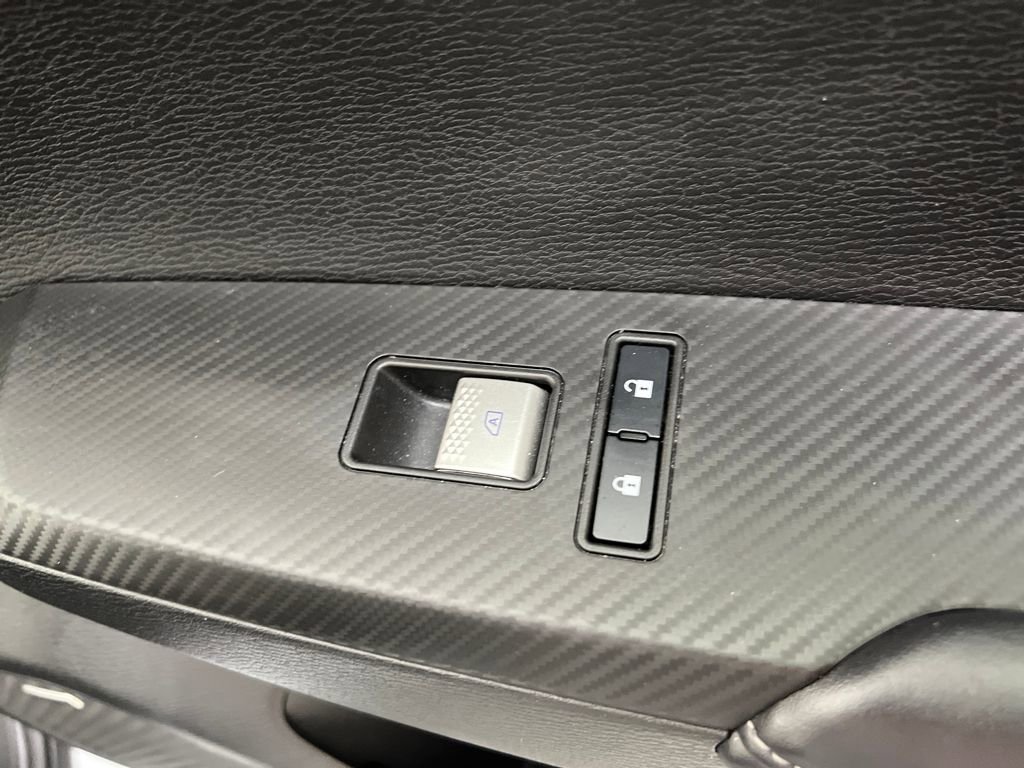 Used 2025 Mitsubishi Outlander SE image 26