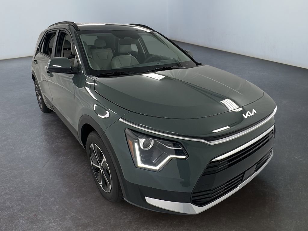 New 2025 Kia Niro EX image 1