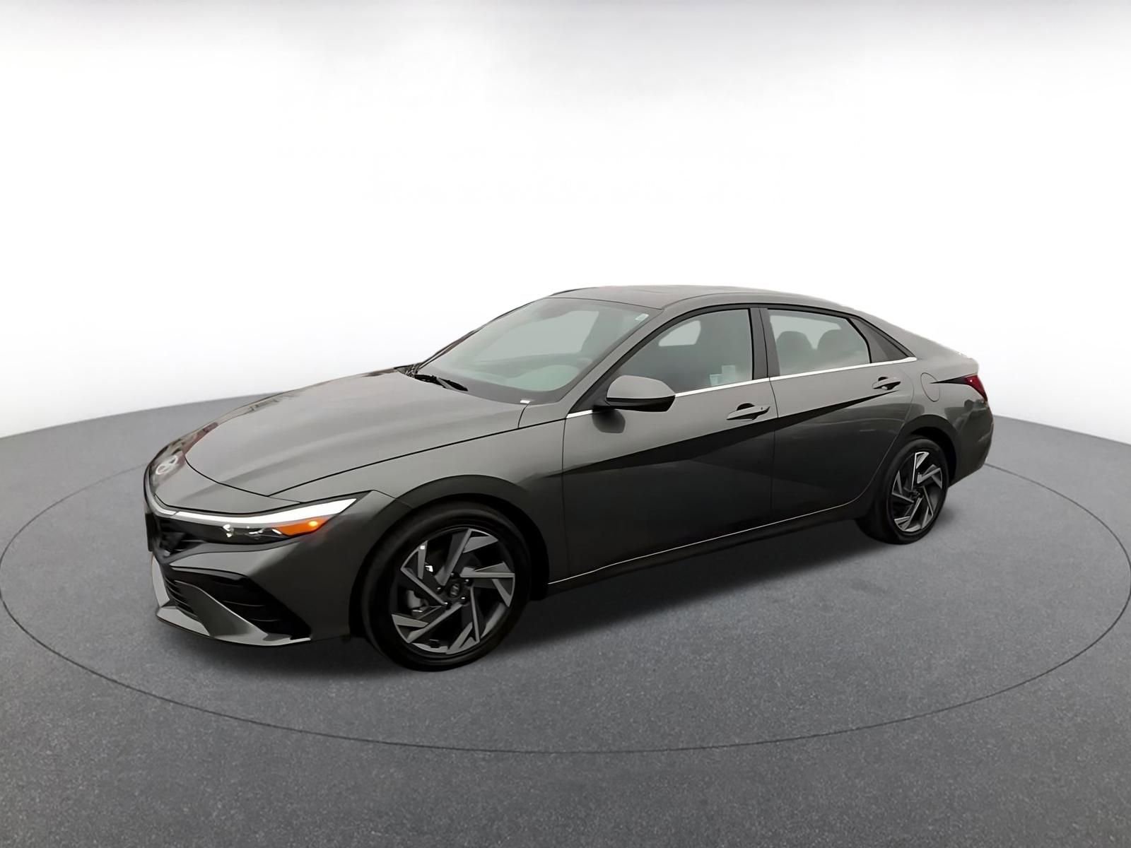 Used 2025 Hyundai Elantra SEL image 8