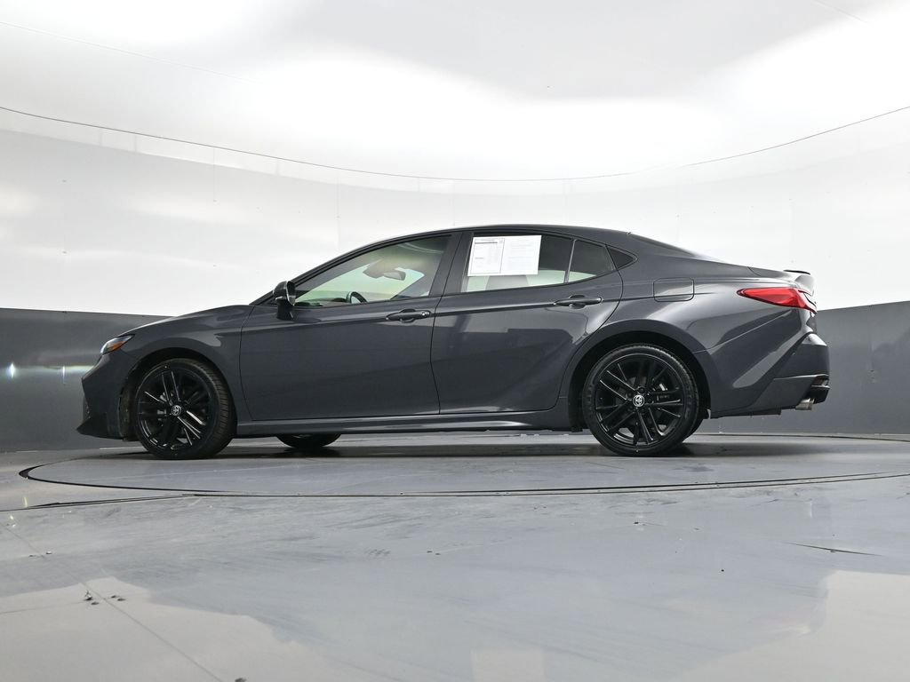 Used 2025 Toyota Camry SE w/ Convenience Package image 41