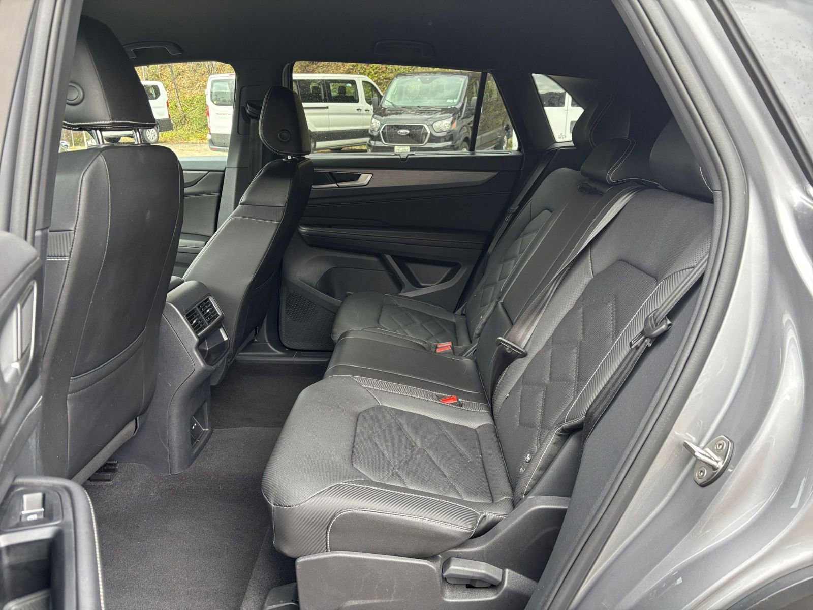 Used 2025 Volkswagen Atlas Cross Sport SE image 37