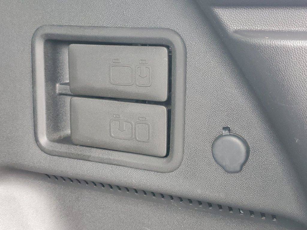 Used 2024 Chevrolet Equinox LT FWD image 31