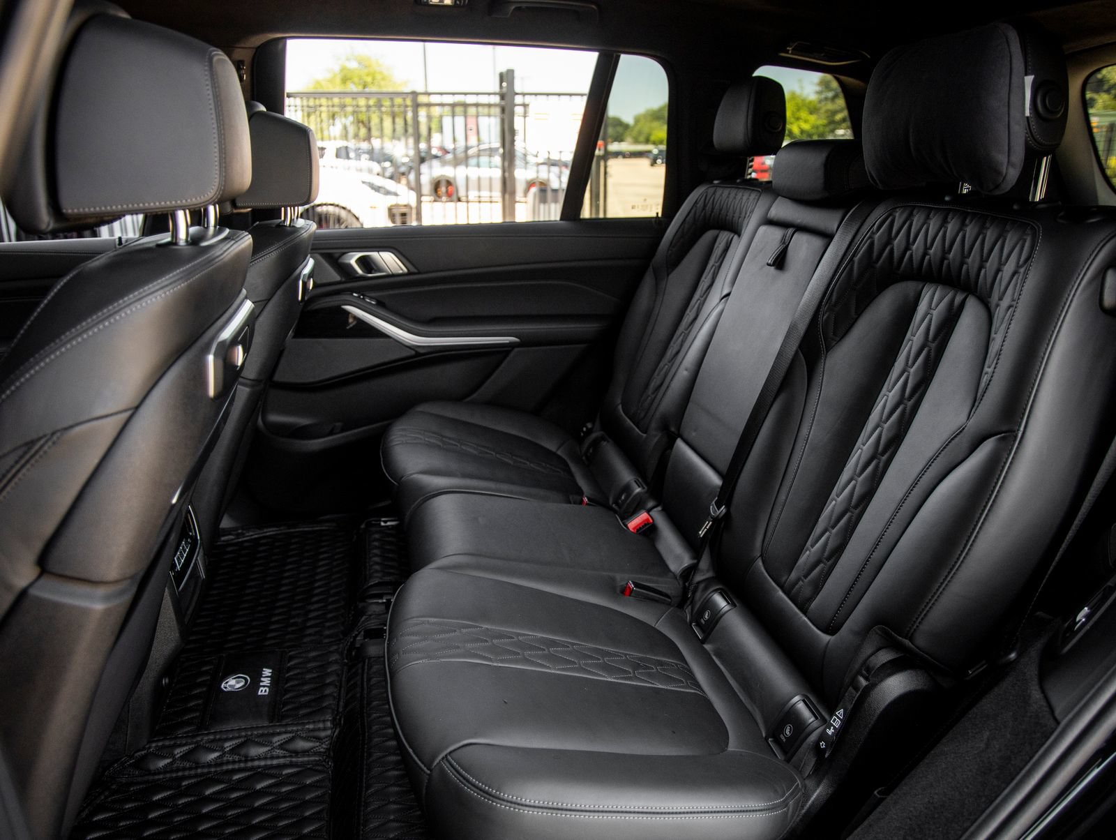 Used 2024 BMW X7 M60i AWD/4WD image 35