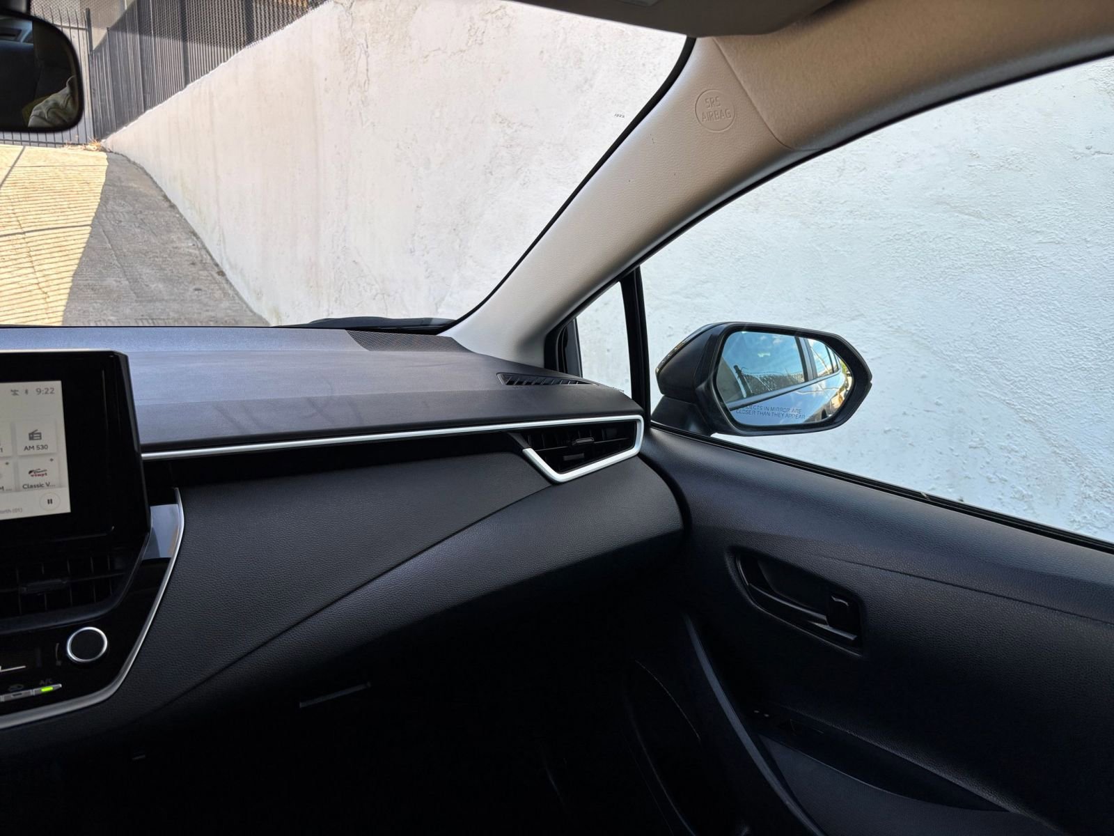 Used 2025 Toyota Corolla LE image 33