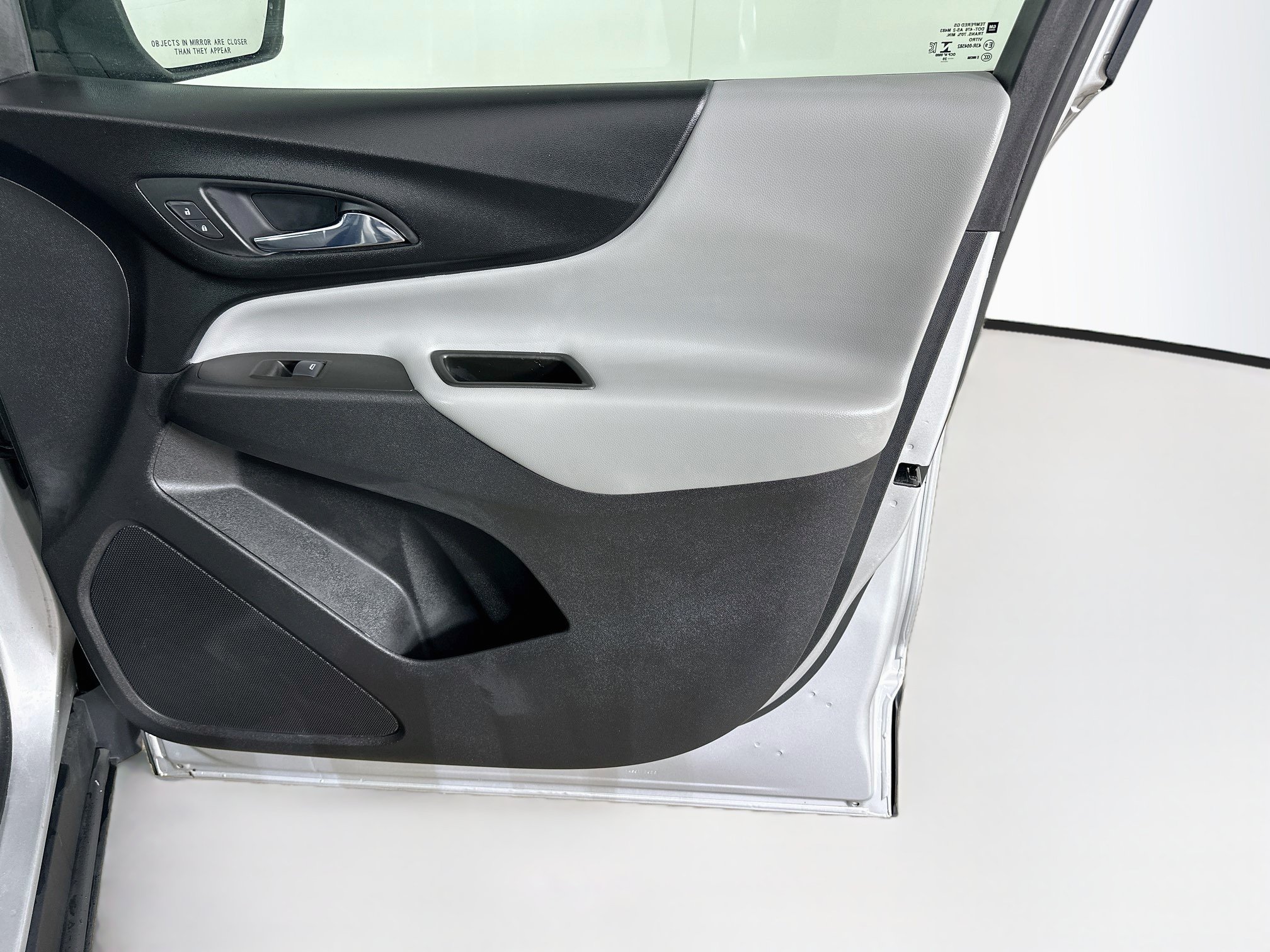 Used 2020 Chevrolet Equinox LS FWD image 30