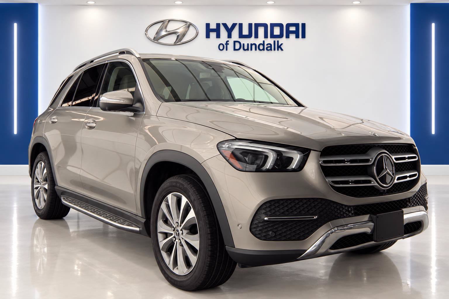 Used 2020 Mercedes-Benz GLE 350 4MATIC w/ Premium Package image 3