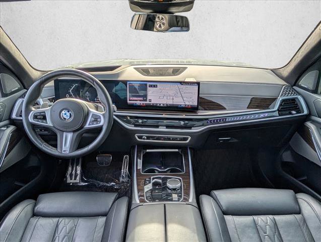 Used 2024 BMW X7 xDrive40i w/ M Sport Package image 19