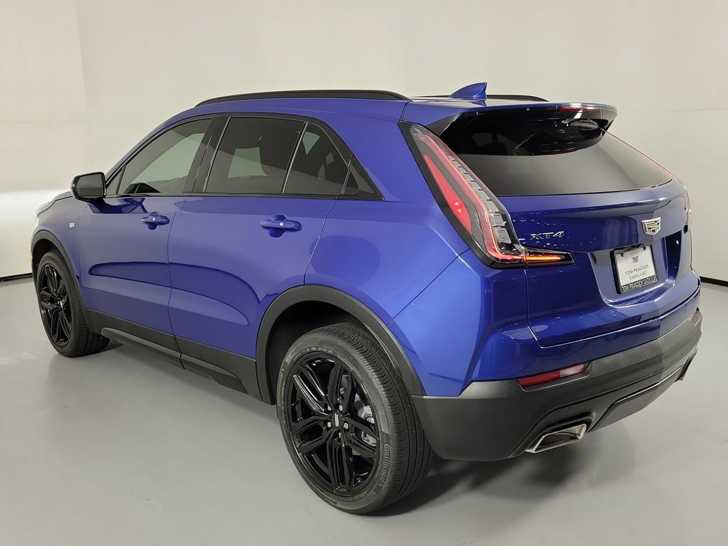 Certified 2023 Cadillac XT4 Sport FWD image 4