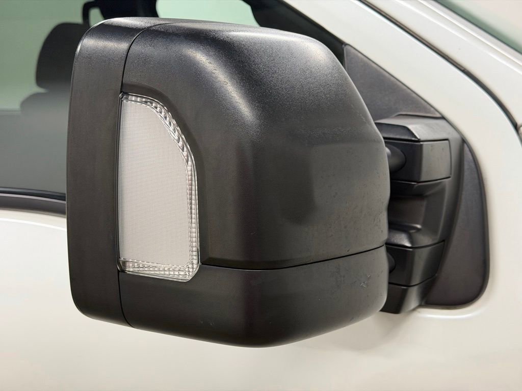 Used 2018 Nissan Titan S image 13