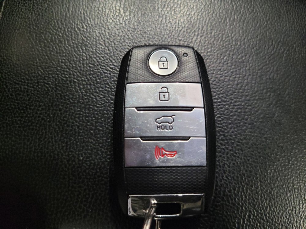 Used 2020 Kia Sorento EX AWD/4WD image 32