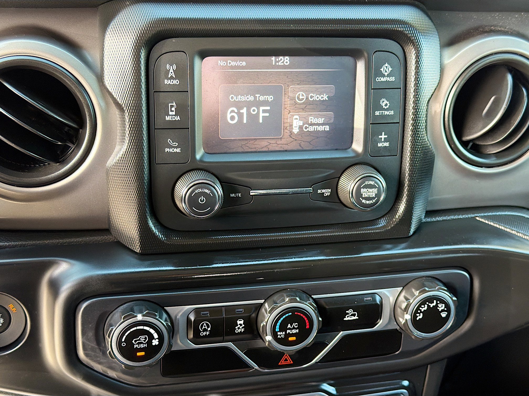 Used 2020 Jeep Gladiator Sport image 29