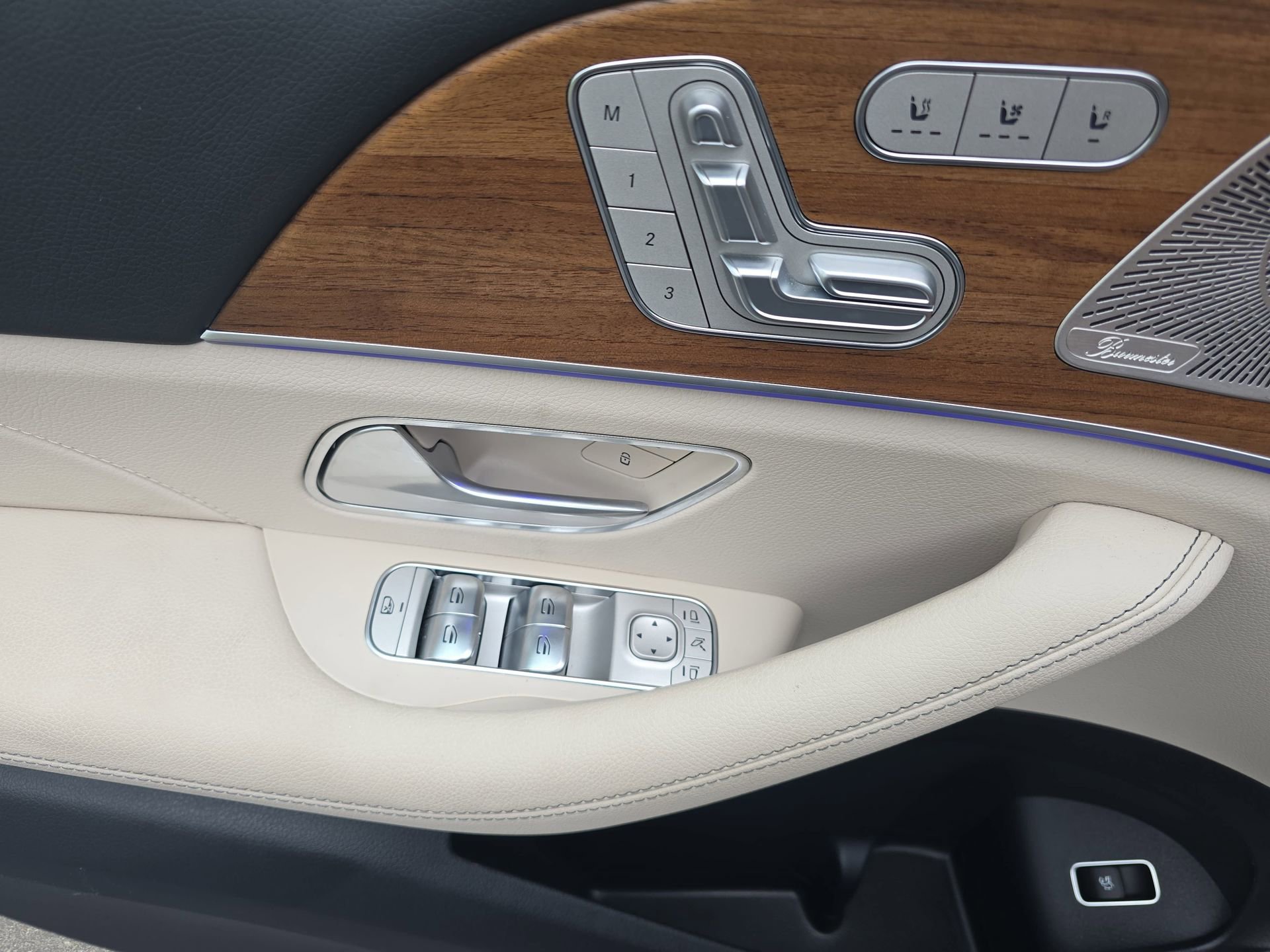 Certified 2025 Mercedes-Benz GLE 350 4MATIC image 27