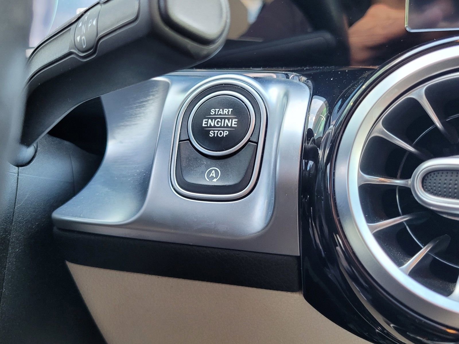 Used 2021 Mercedes-Benz GLB 250 4MATIC image 26