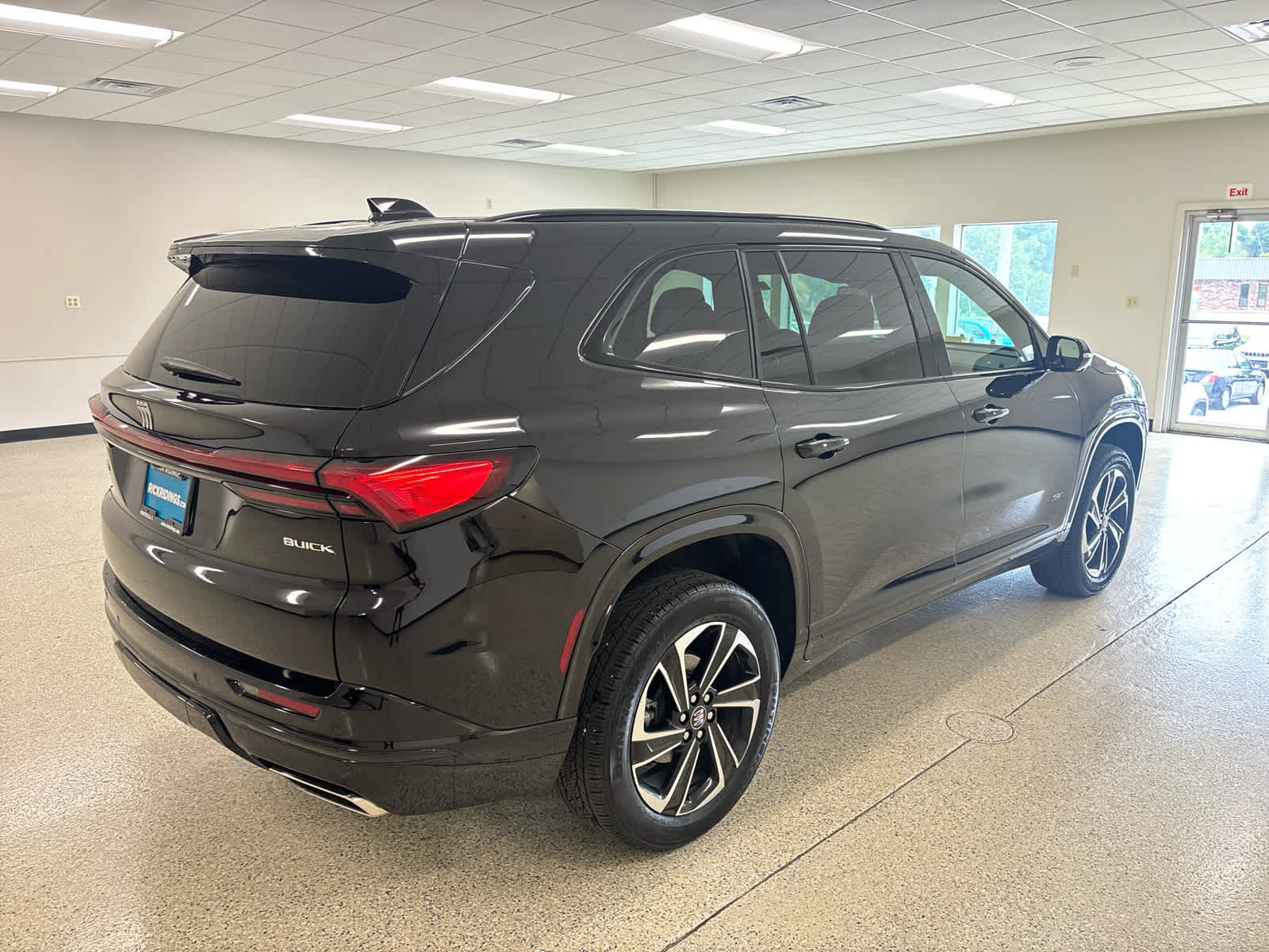 Used 2025 Buick Enclave Sport Touring w/ Power Package FWD image 8