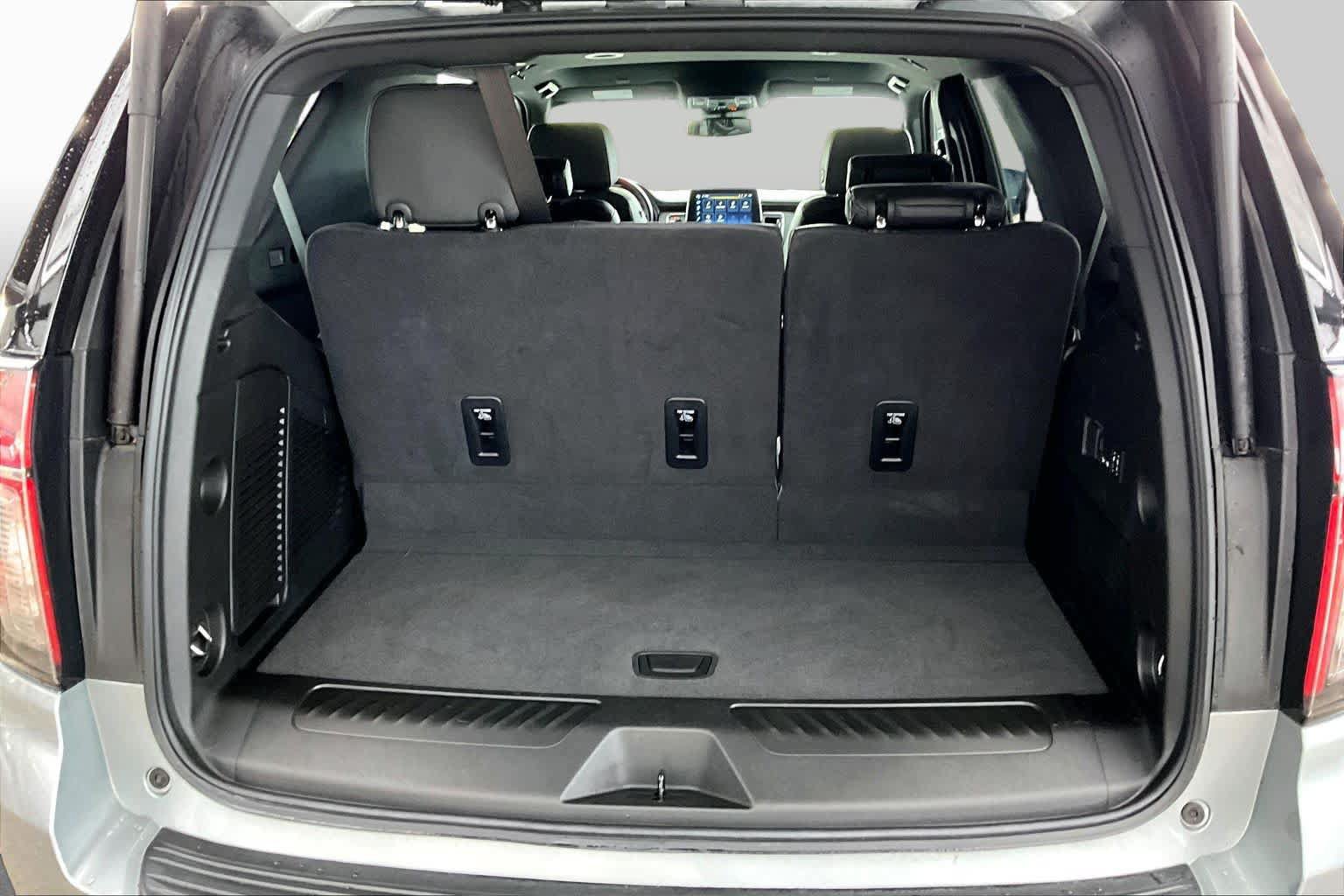 Used 2024 Chevrolet Tahoe LT w/ Luxury Package RWD image 36