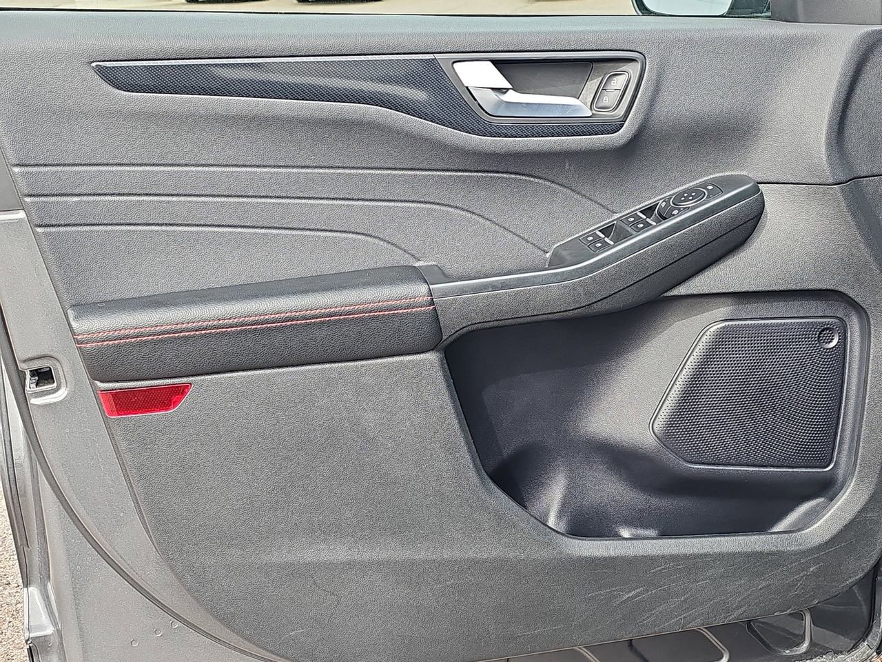 Used 2024 Ford Escape ST-Line image 27