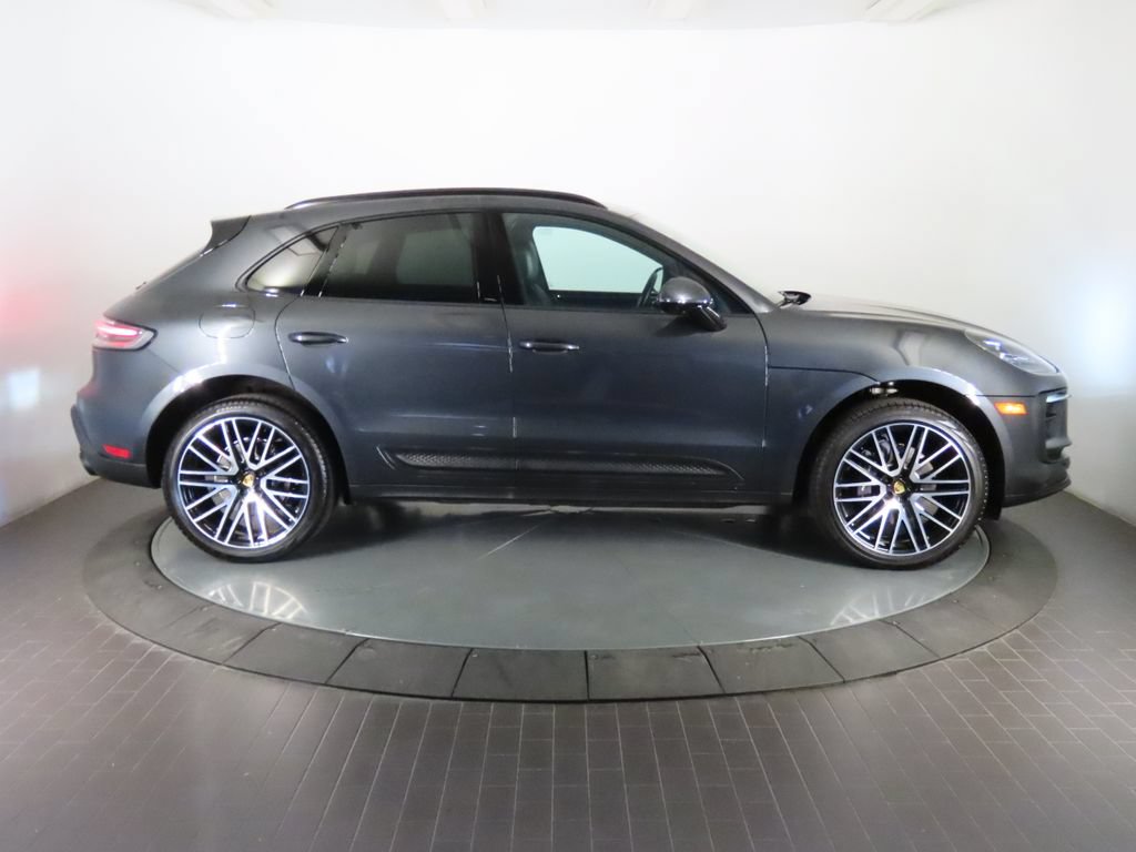 Certified 2026 Porsche Macan AWD/4WD image 8