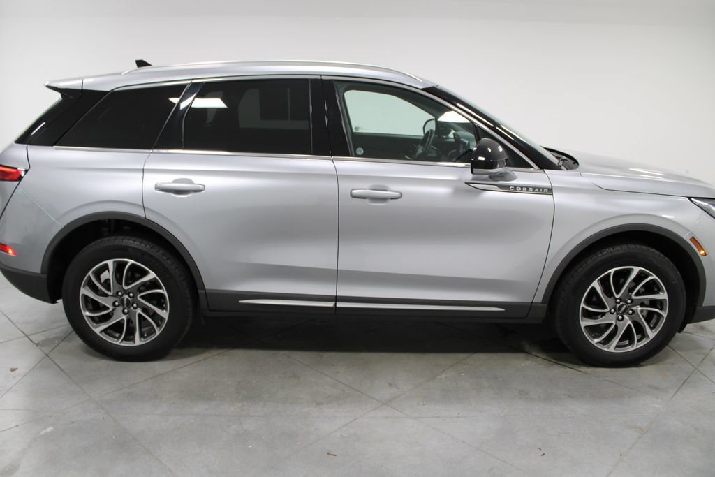 Used 2022 Lincoln Corsair AWD w/ Equipment Group 101A image 11