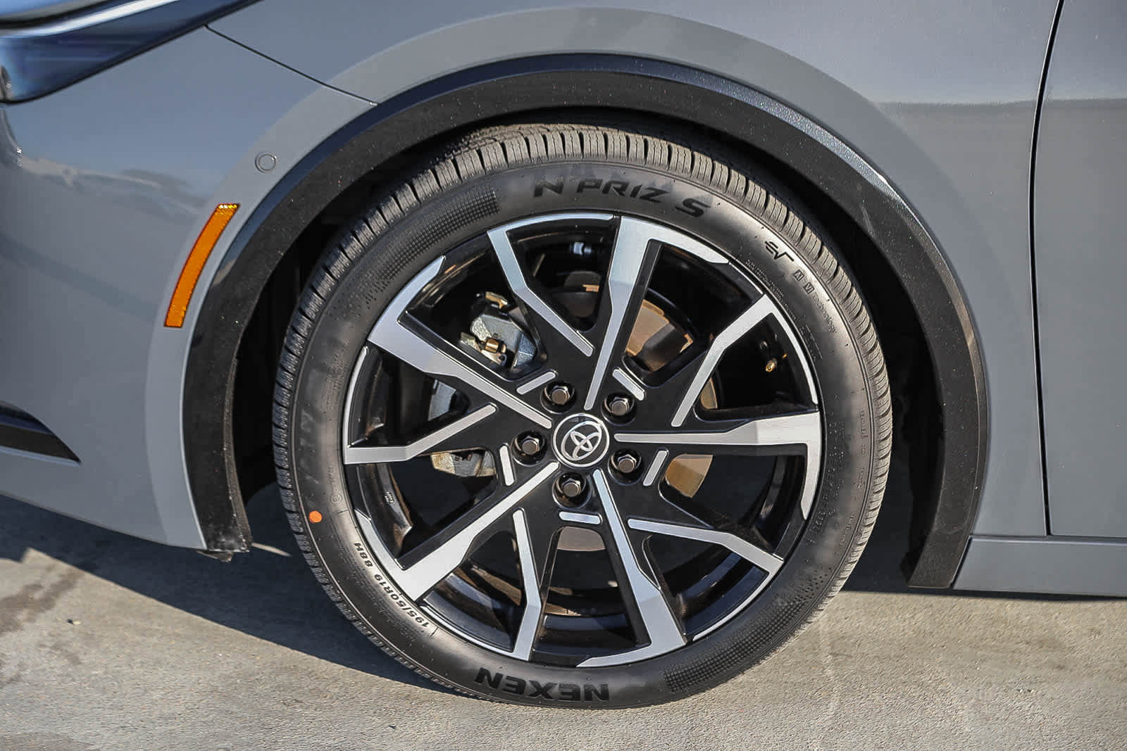 Used 2024 Toyota Prius Prime Premium w/ Advanced Technology Package image 10