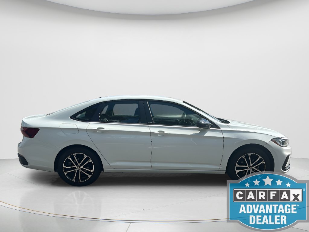 Used 2025 Volkswagen Jetta Sport FWD image 7