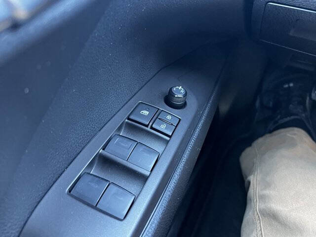 Used 2024 Toyota Camry SE image 21