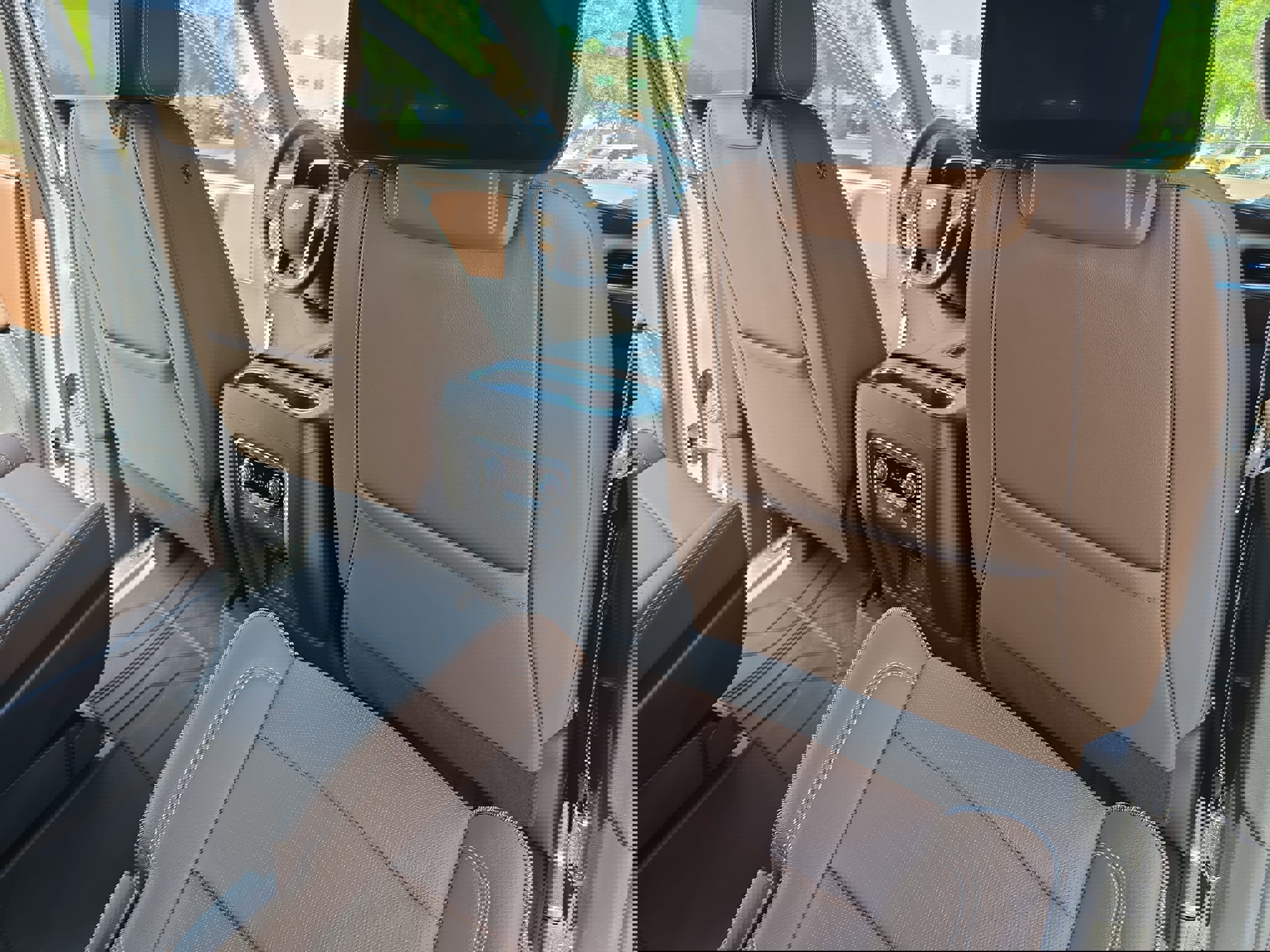 Used 2023 Chevrolet Tahoe High Country image 11