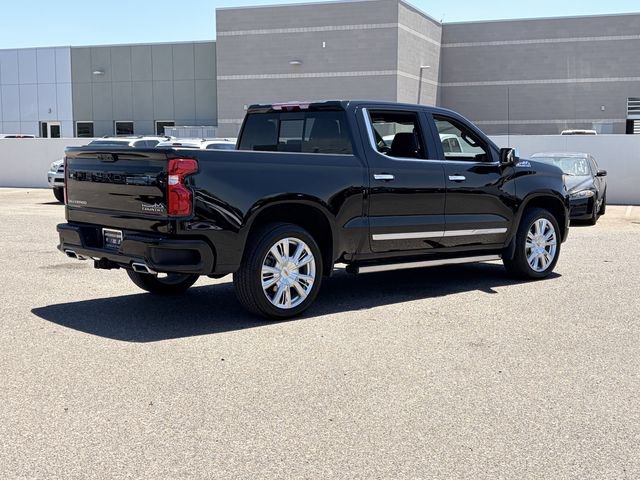 Used 2025 Chevrolet Silverado 1500 High Country AWD/4WD image 6