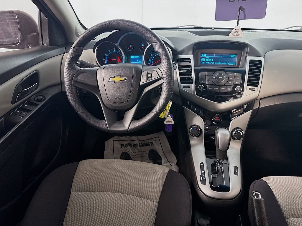 Used 2013 Chevrolet Cruze LS FWD image 24