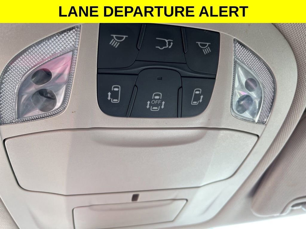 Used 2023 Chrysler Pacifica Touring-L FWD image 26