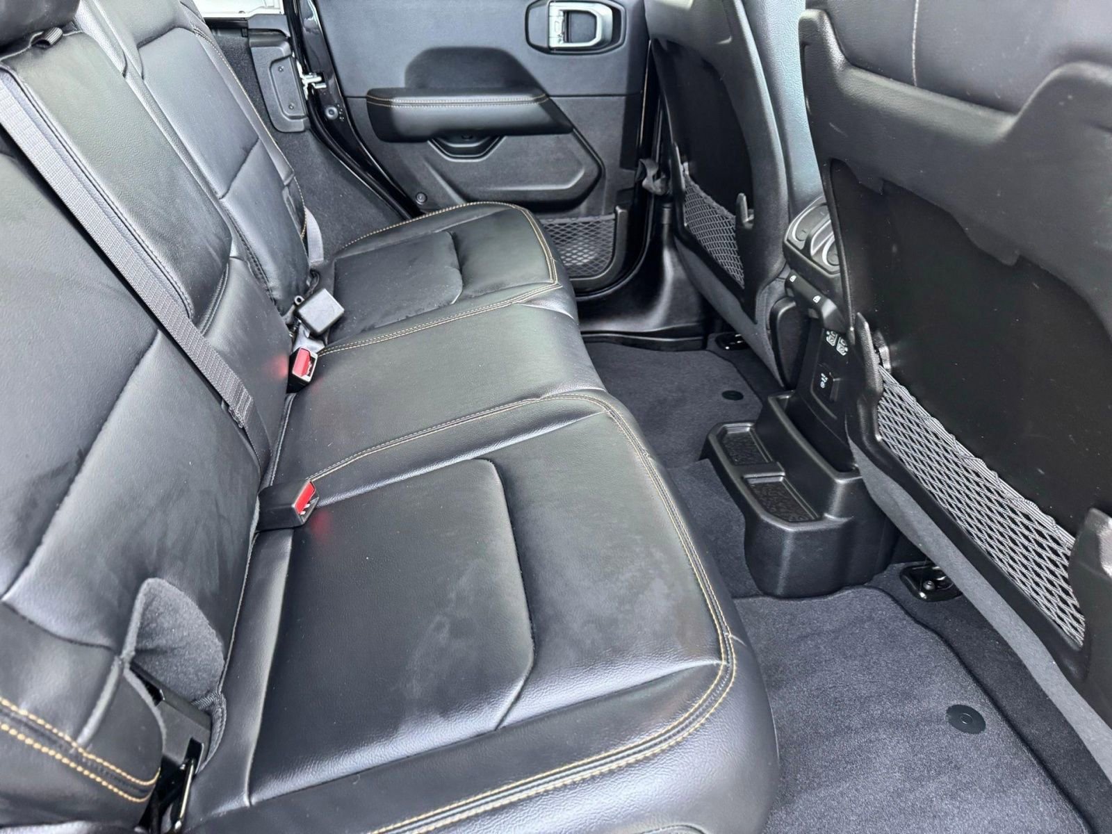 Used 2024 Jeep Wrangler Sahara w/ Technology Group AWD/4WD image 15