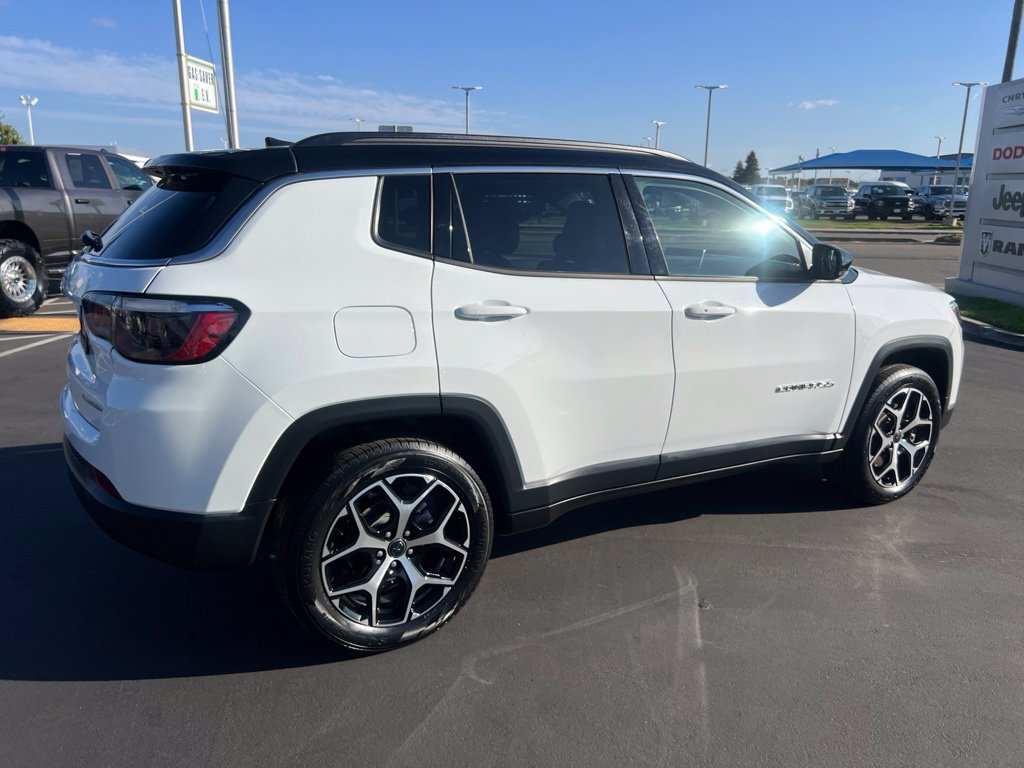 Used 2025 Jeep Compass Limited AWD/4WD image 10