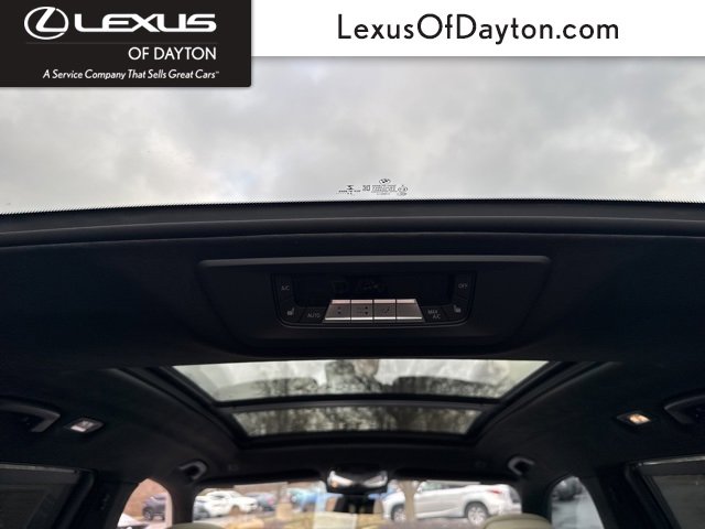 Used 2023 BMW X7 M60i w/ Executive Package image 48